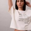 T-shirt med grafiskt tryck och logotyp T-shirt med grafiskt tryck och logotyp