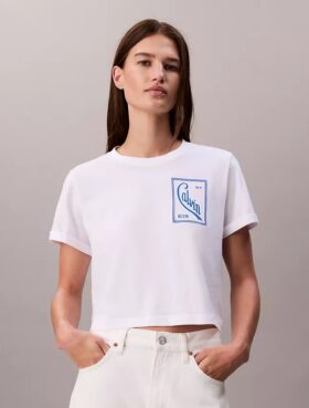 T-shirt med kort passform och skriptlogotyp