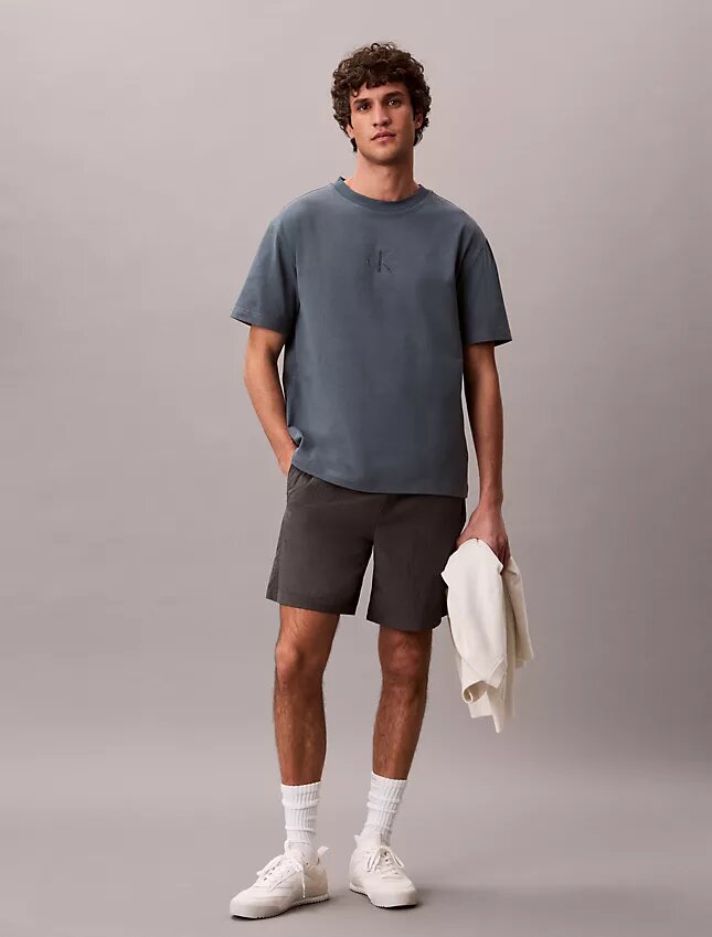 T-shirt med Liquid Monologo-tryck T-shirt med Liquid Monologo-tryck