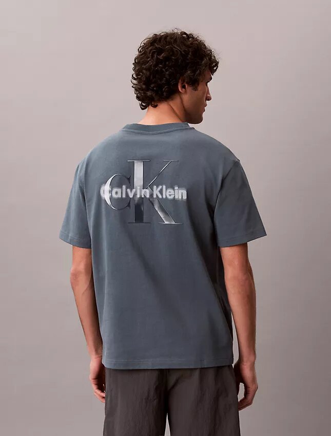 T-shirt med Liquid Monologo-tryck T-shirt med Liquid Monologo-tryck