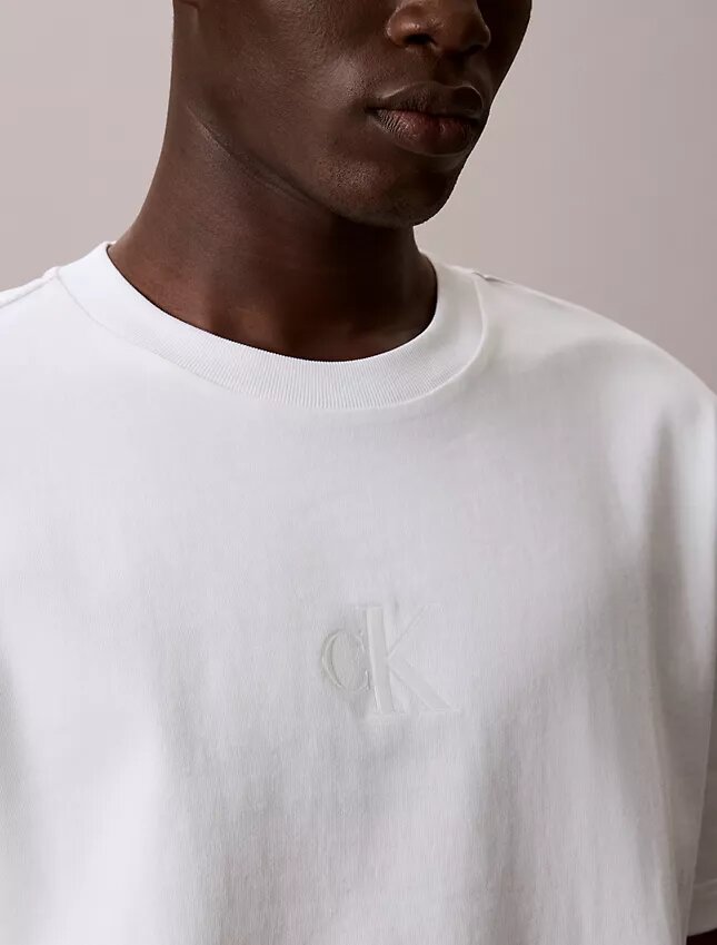 T-shirt med Liquid Monologo-tryck T-shirt med Liquid Monologo-tryck