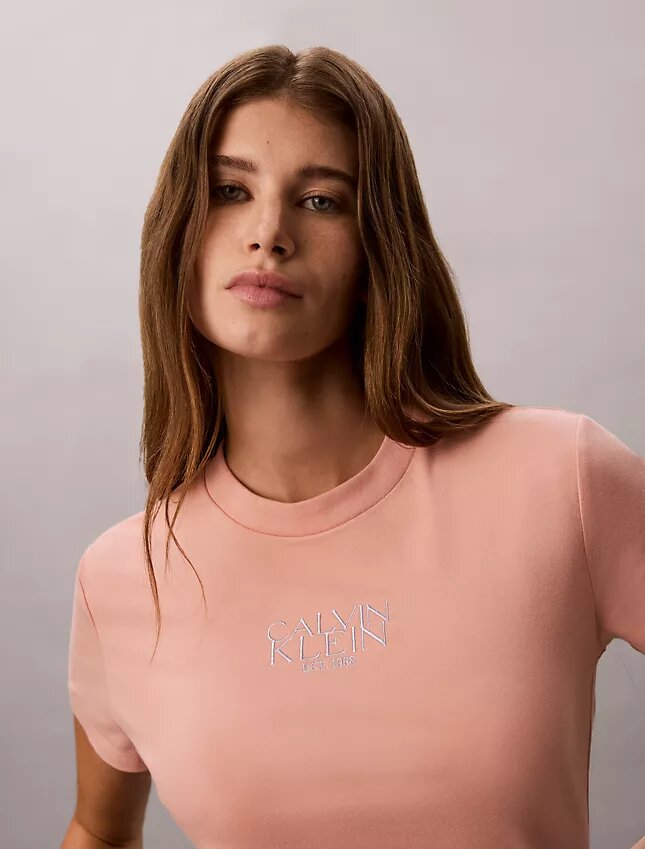 T-shirt med logotyp T-shirt med logotyp