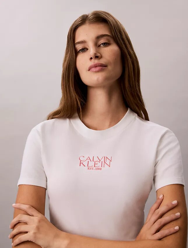 T-shirt med logotyp T-shirt med logotyp