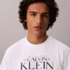 T-shirt med logotyp i avslappnad passform T-shirt med logotyp i avslappnad passform