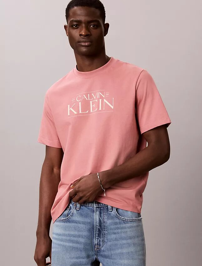 T-shirt med logotyp i avslappnad passform T-shirt med logotyp i avslappnad passform