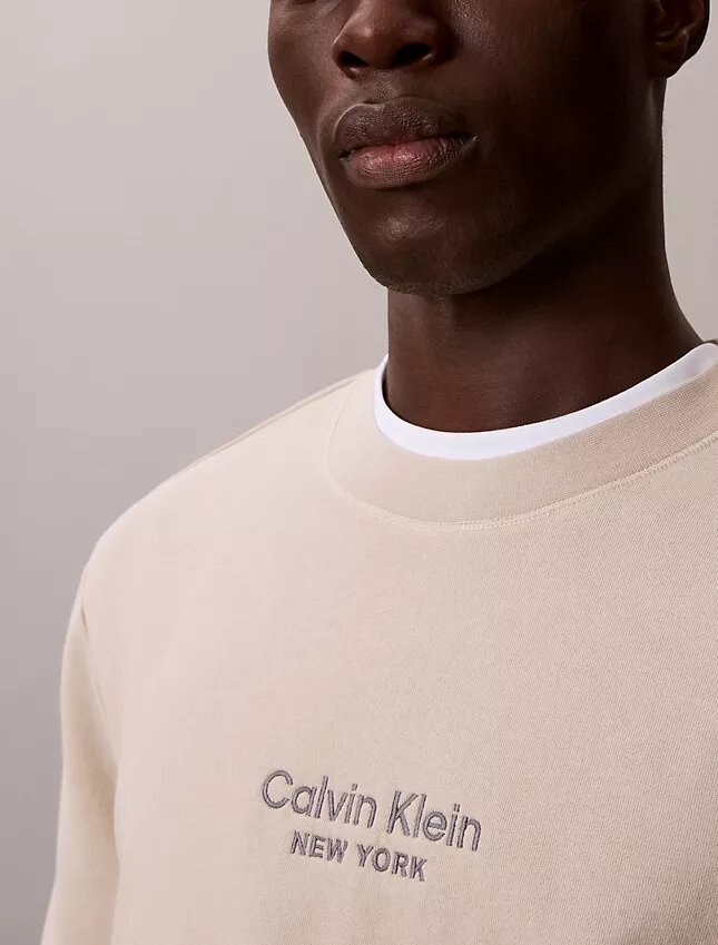 T-shirt med logotyp i frotté och rund hals T-shirt med logotyp i frotté och rund hals