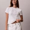 T-shirt med logotyp i grafisk stil T-shirt med logotyp i grafisk stil