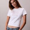 T-shirt med logotyp i grafisk stil T-shirt med logotyp i grafisk stil