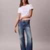 T-shirt med logotyp i grafisk stil T-shirt med logotyp i grafisk stil