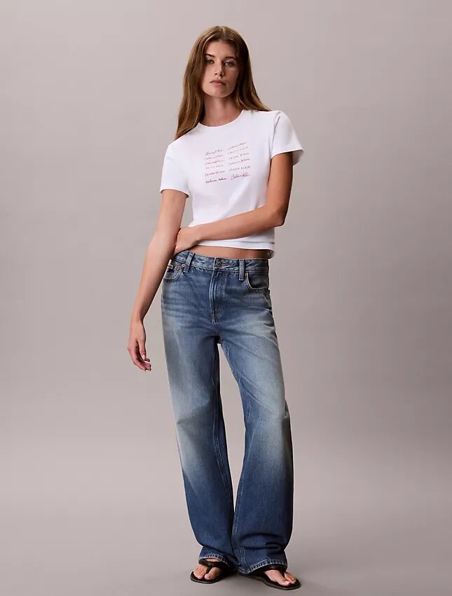 T-shirt med logotyp i grafisk stil T-shirt med logotyp i grafisk stil