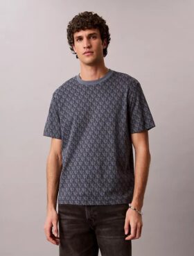 T-shirt med Monogram över hela plagget
