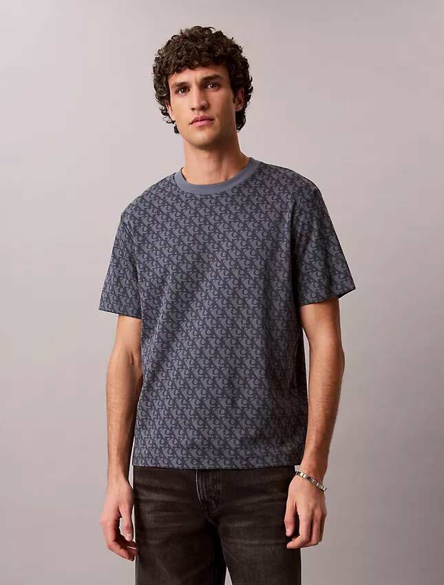 T-shirt med Monogram över hela plagget T-shirt med Monogram över hela plagget