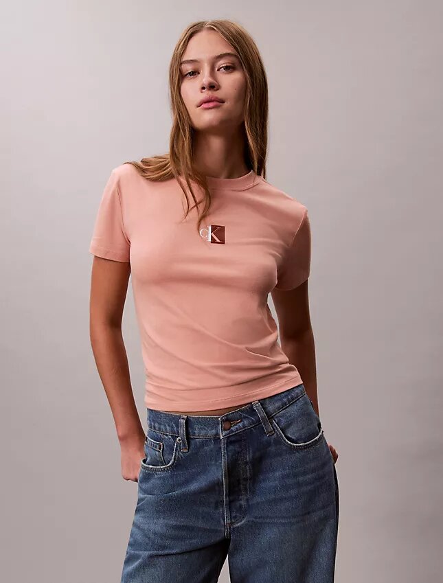 T-shirt med rund hals och Monogram-logotyp T-shirt med rund hals och Monogram-logotyp