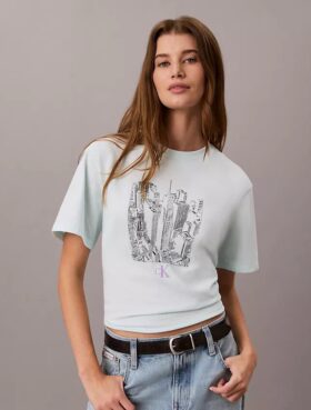 T-shirt med rund hals och stadsmotiv