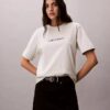 T-shirt med standardlogotyp, boxig passform och rund hals