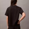 T-shirt med standardlogotyp, boxig passform och rund hals T-shirt med standardlogotyp, boxig passform och rund hals