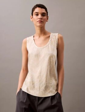 Tanktop i krossad satin med tryck