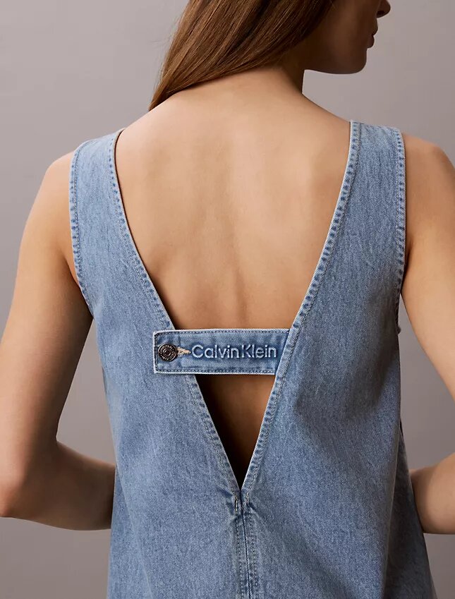 V-ringad denimklänning V-ringad denimklänning