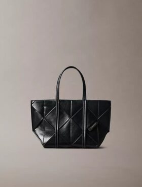 Vävd mini-tote-väska med axelrem