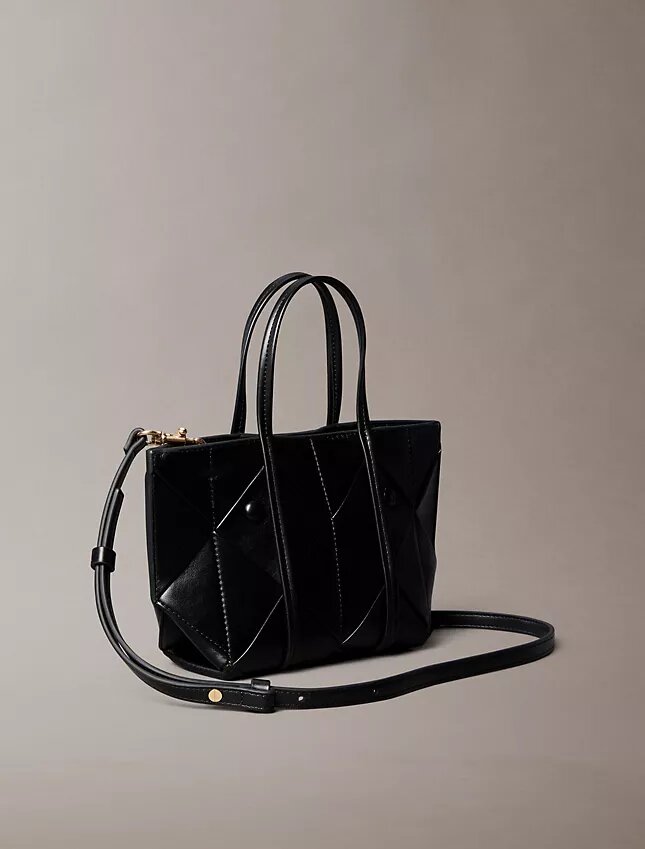 Vävd mini-tote-väska med axelrem Vävd mini-tote-väska med axelrem